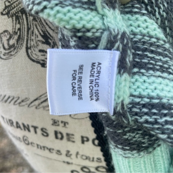 Charlotte Russe Aqua and Charcoal Striped Open Front Sweater - Picture 4 of 4